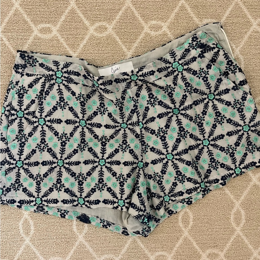 Joie shorts - Picture 2 of 2